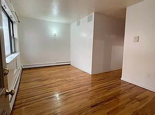 2510 32nd St APT 1, Astoria, NY 11102