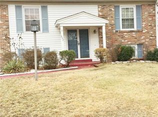 892 Torino Dr, Ballwin, MO 63021