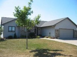 605 Brookstone Ct, Mount Horeb, WI 53572