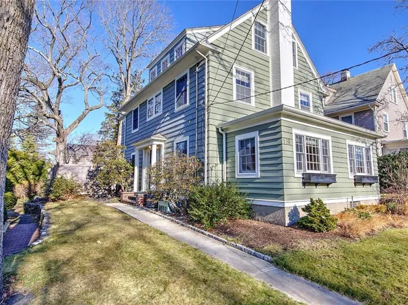 150 Everett Ave, Providence, RI 02906