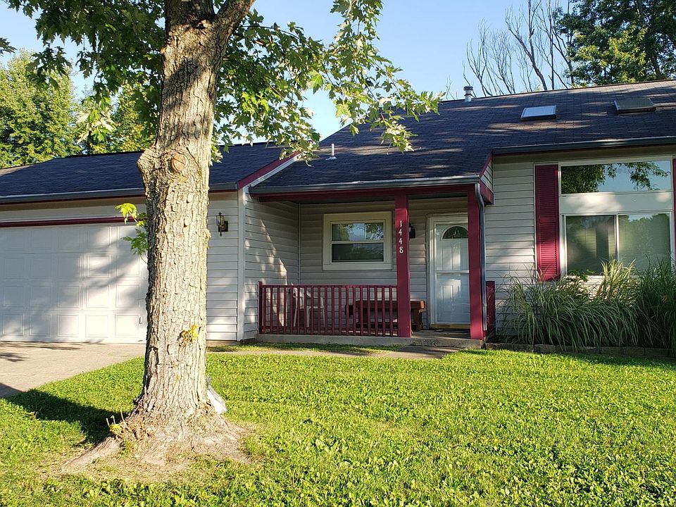 Welcoming covered front porch.