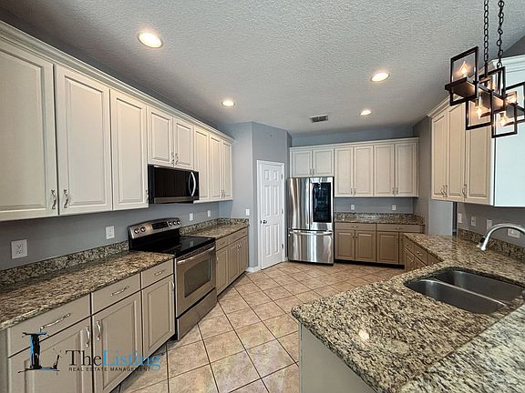 2nd image of 3795 Marietta Way