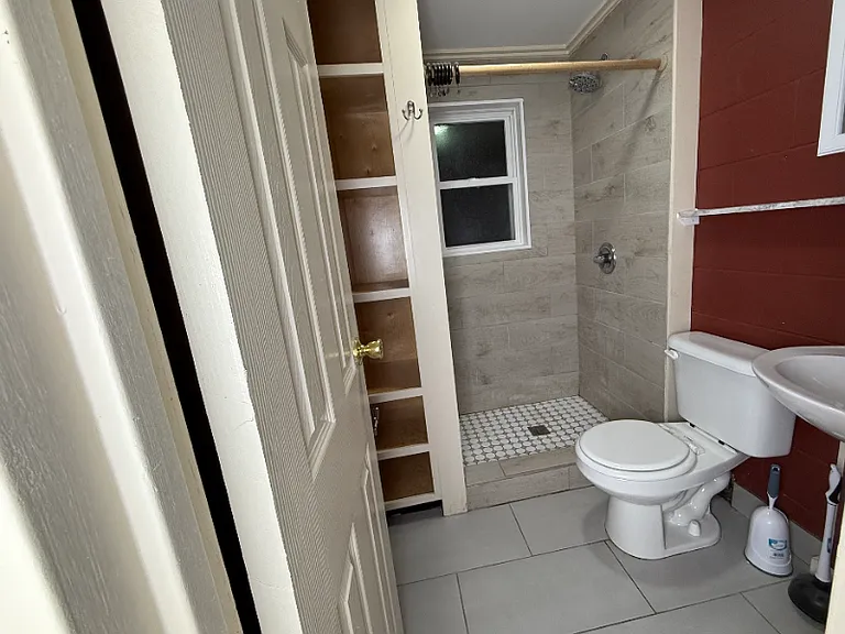 2455 Gervais St #B — Photo 14