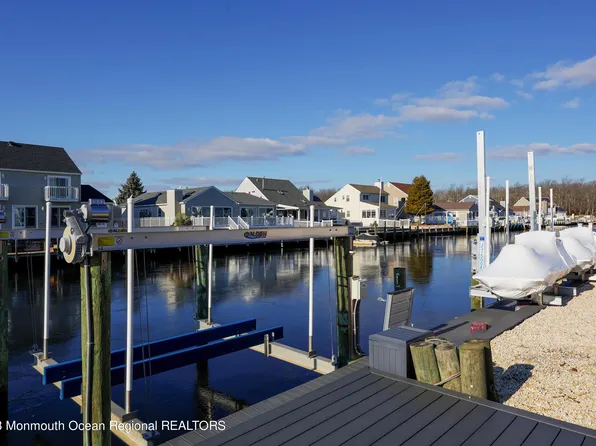 72 Yardarm Court, Bayville, NJ 08721