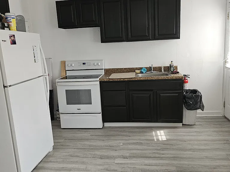 225 N Penn St — Photo 16