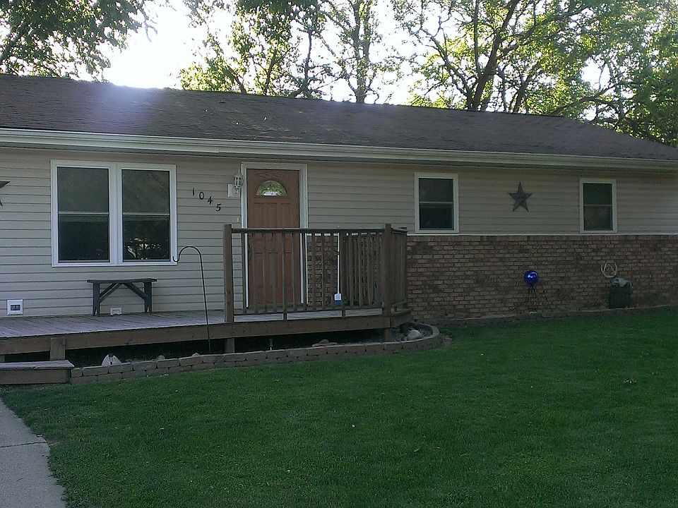 1st image of 1045 Oxford Ct