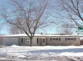 53830 Bruce Hill Dr, Utica, MI 48316