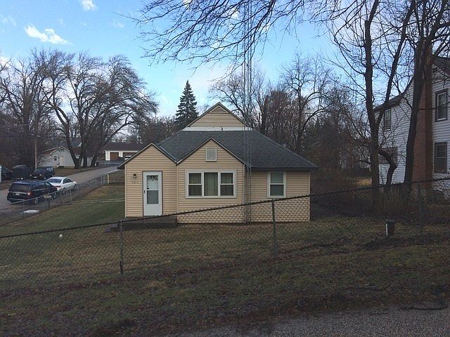 1st image of 5202 Maplehill Dr