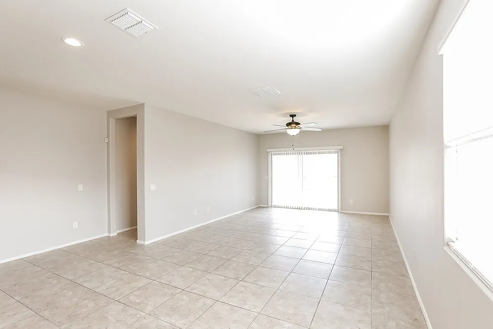 3 bed, 2.0 bath, 1783 sqft, $1,900 — Photo 4