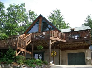 348 Hawks Point Dr, Zirconia, NC 28790