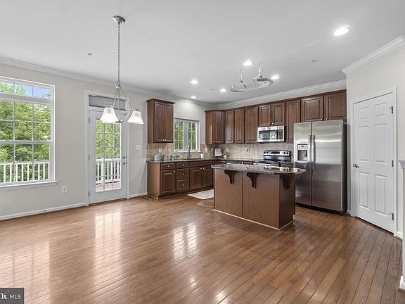 3rd image of 7563 Willow Bottom Rd