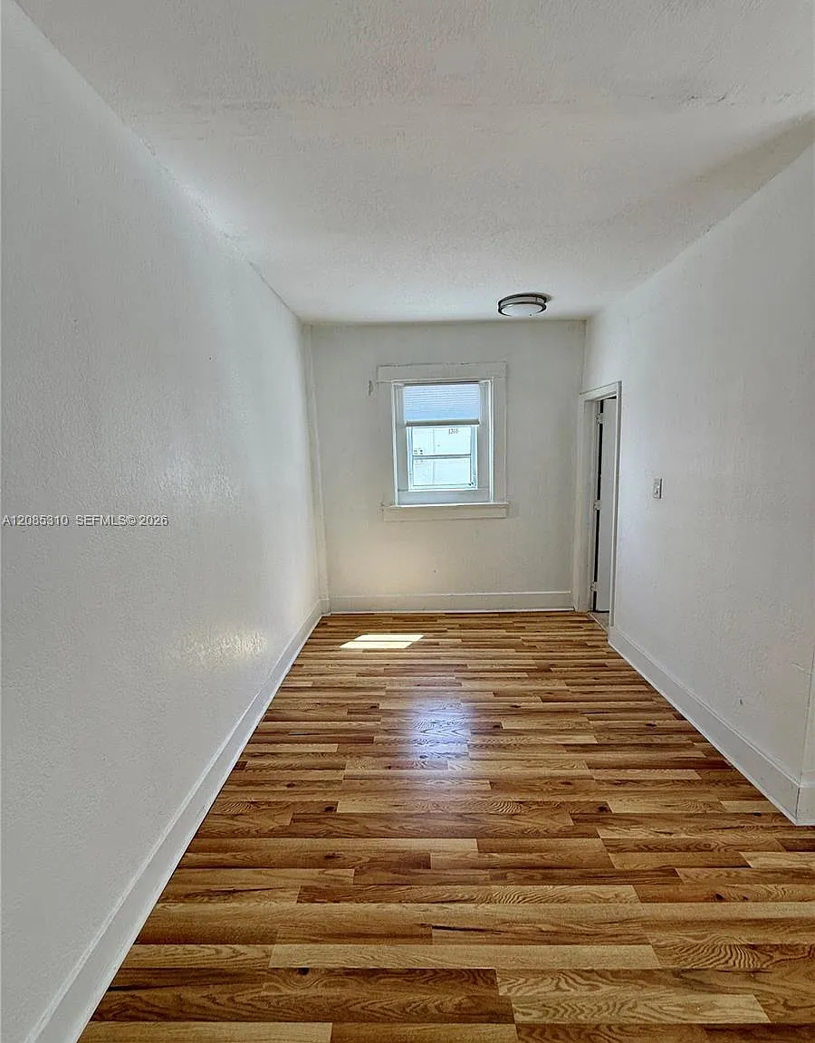 1319 Meridian Ave — Photo 3
