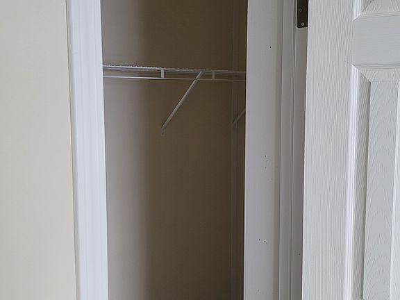 5th image of 4359 Dogwood Blvd #866