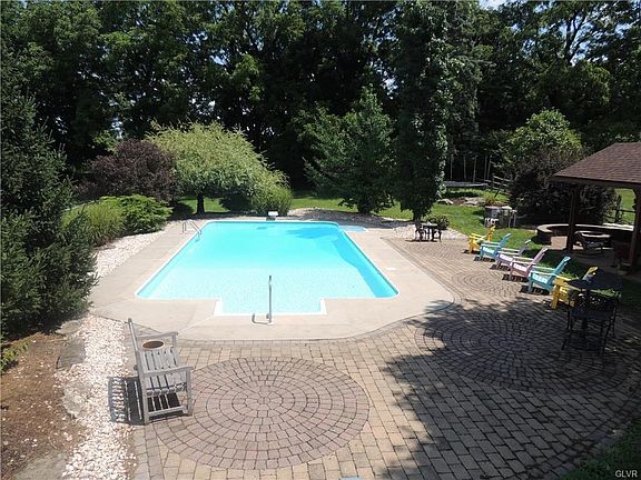2nd image of 1817 Meadow Lane Dr