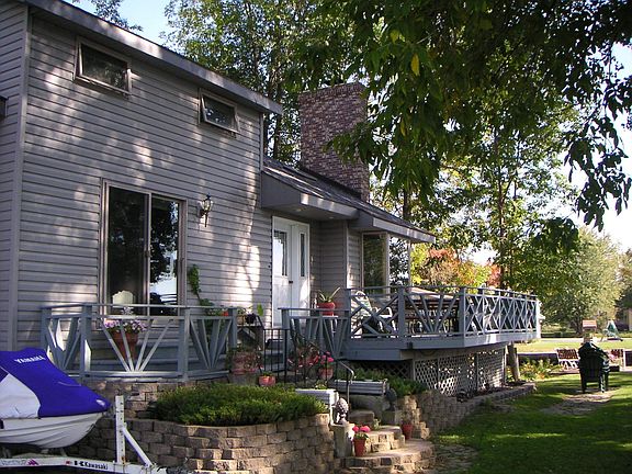 Frontal shot w/out wrap around deck