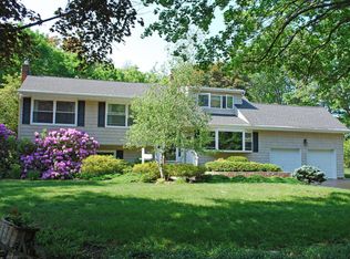 142 Riveredge Rd, Tinton Falls, NJ 07724