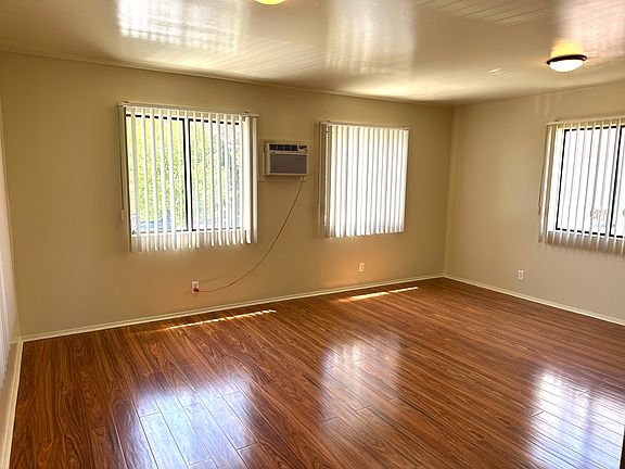 4th image of 343 W Acacia Ave #B