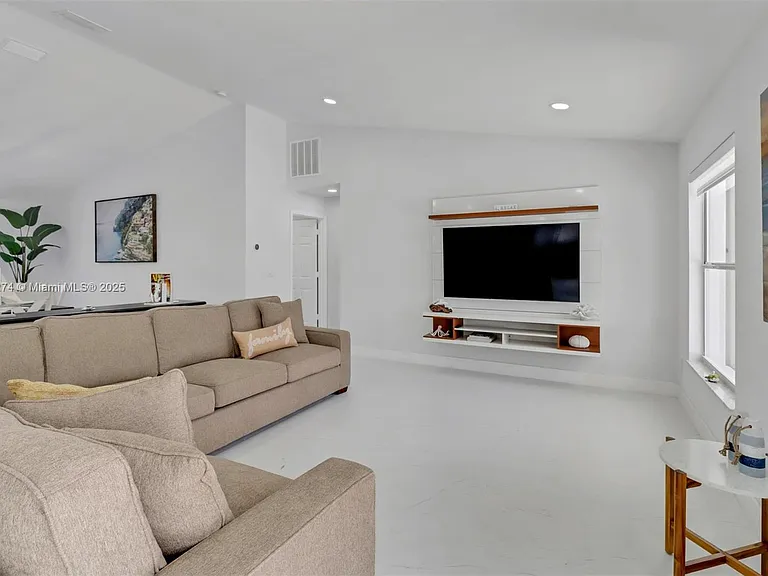 172 Plantation Cir — Photo 14