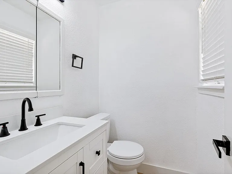 240 County Road 4360 — Photo 15