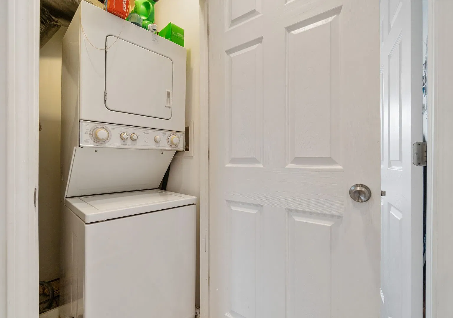 2528 Carey Way — Photo 4