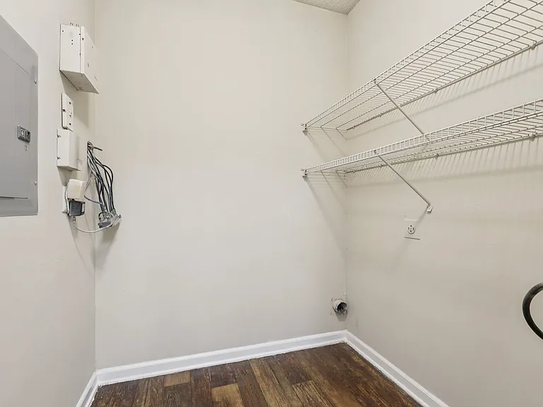 Brookside Park Apartments — Photo 84