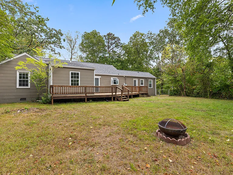 949 Signal Rd — Photo 18