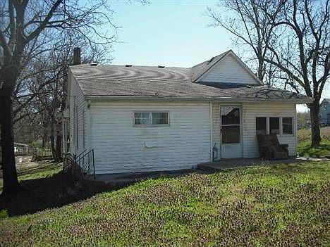 2nd image of 215 Hightower St