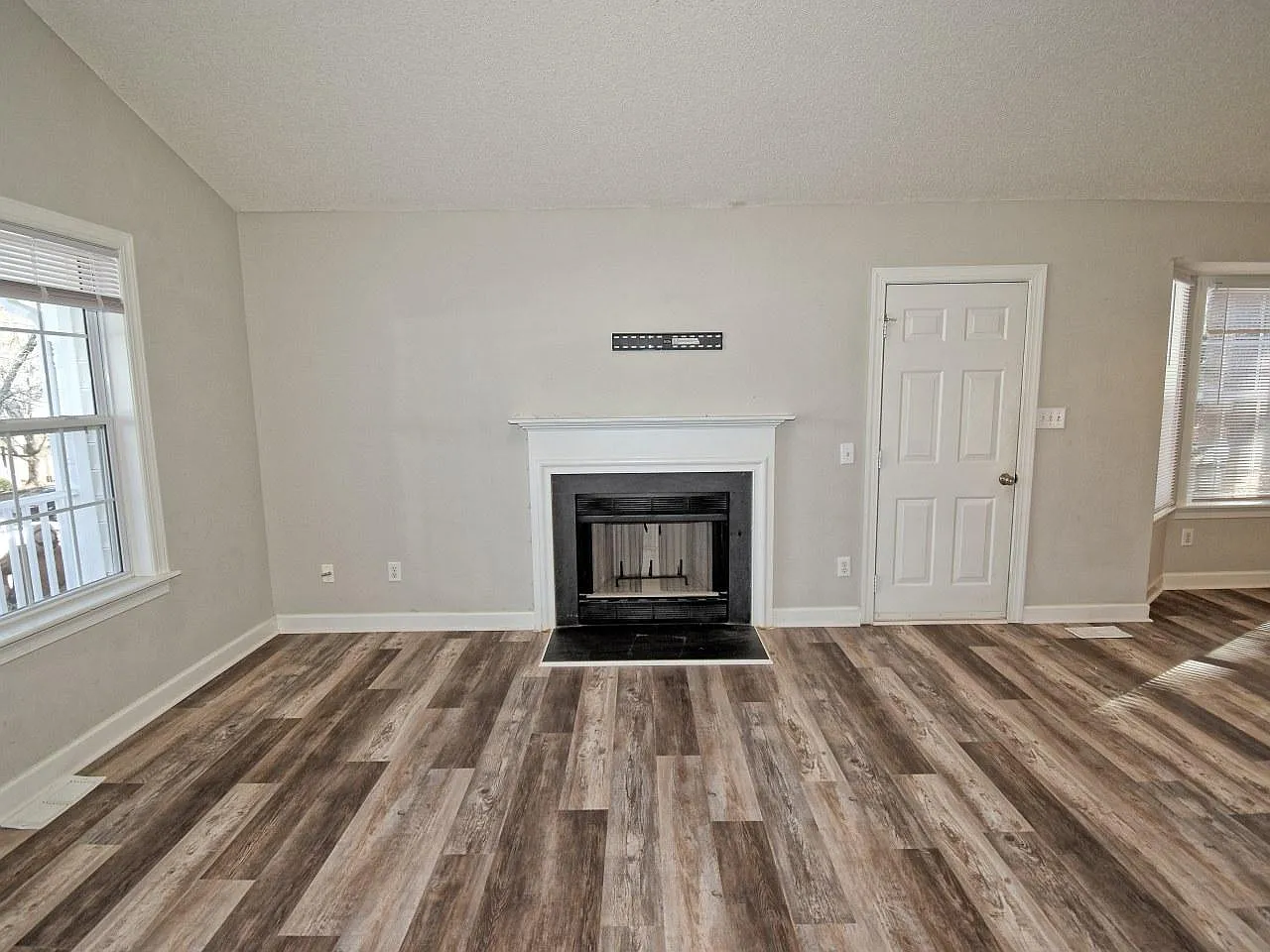 3 bed, 1225 sqft, $1,650 — Photo 4