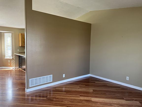 5th image of 13 N Kearl St