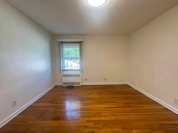 151-11 23rd Avenue image 6 of 10