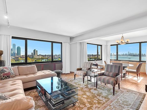 3rd image of 45 Sutton Pl S APT 12L