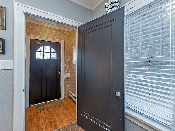 3rd image of 216 Lawndale Ave