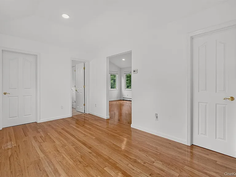 234 Betsy Ross Dr — Photo 26
