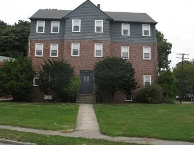 165 Wentworth Ave APT 3E, Cranston, RI, 02905
