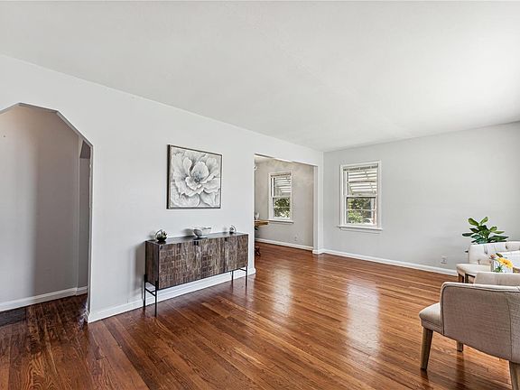 4th image of 9501 Marlowe Ave
