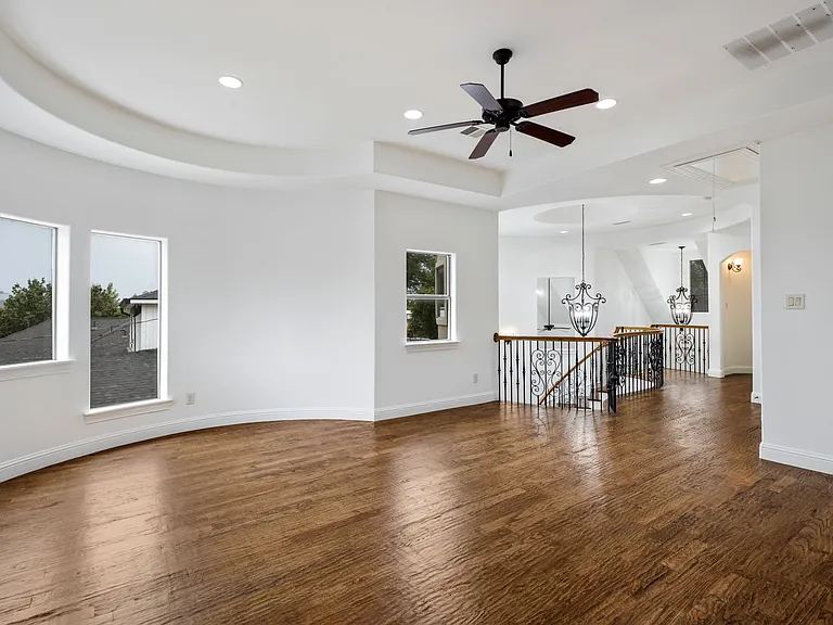 3606 S Versailles Ave — Photo 34