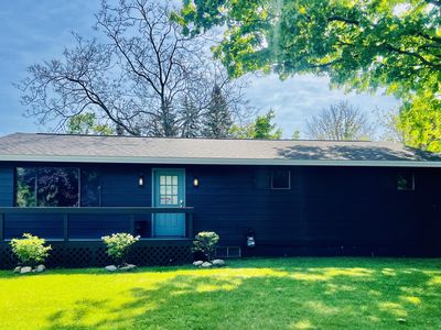 410 W Lincoln St, Charlevoix, MI, 49720
