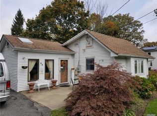 99 Vanderbilt Ave, Central Islip, NY 11722