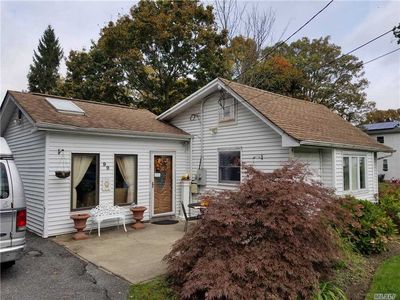 99 Vanderbilt Ave, Central Islip, NY, 11722