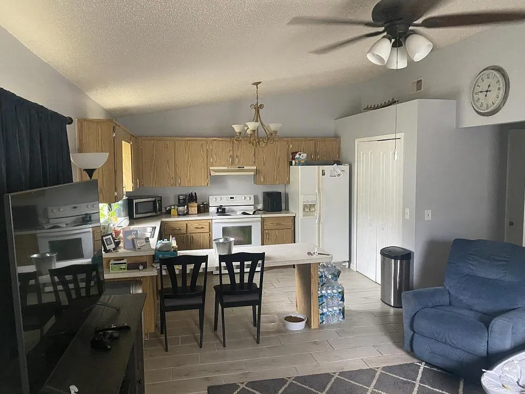 474 N Sams Point — Photo 2