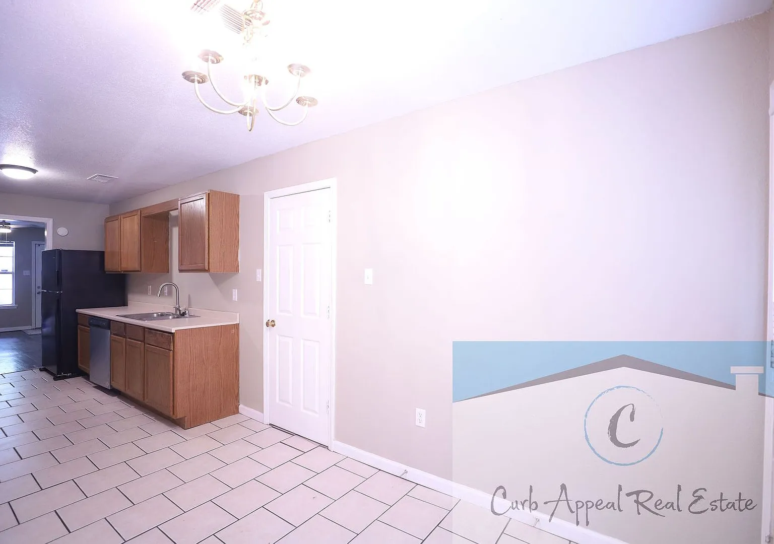 Spacious 2-bedroom/2 full bath apartment — Photo 3