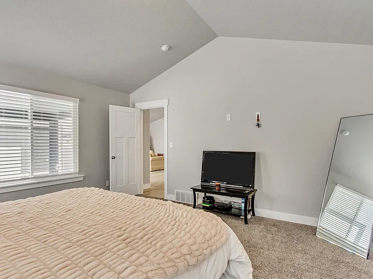 2299 E Woodbury Ln — Photo 10