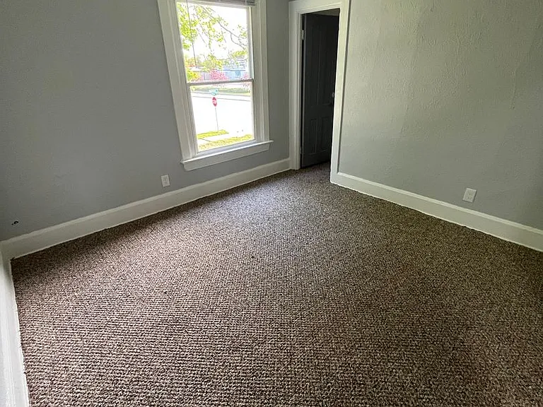 3533 Douglas Ave — Photo 7