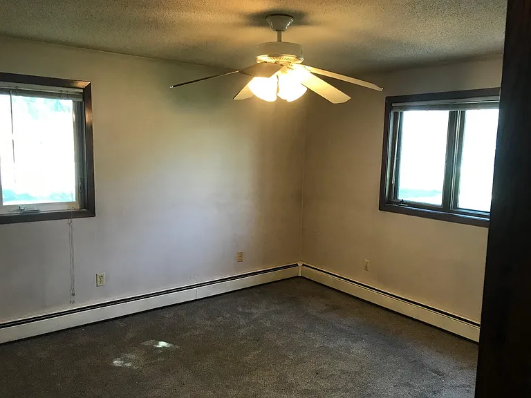 604 Monroe St NE #1 — Photo 8