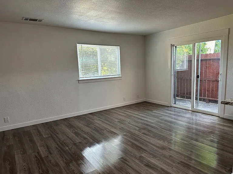 lakeside835 — Photo 11