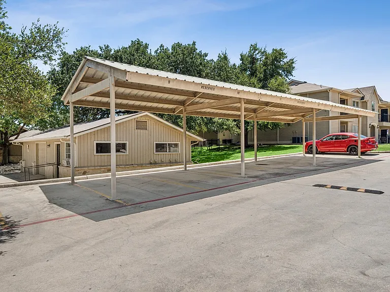 Crosspoint Oaks at Boerne — Photo 40
