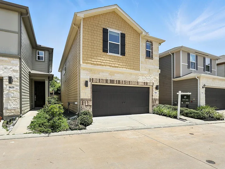 8618 Cedar Plains Ln — Photo 2