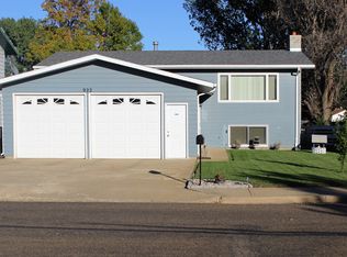 922 1st Ave W, Dickinson, ND 58601
