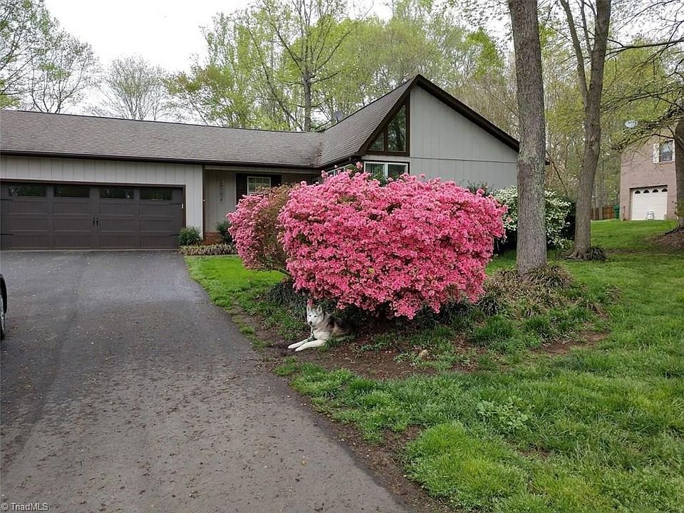 2nd image of 144 Whispering Creek Rd