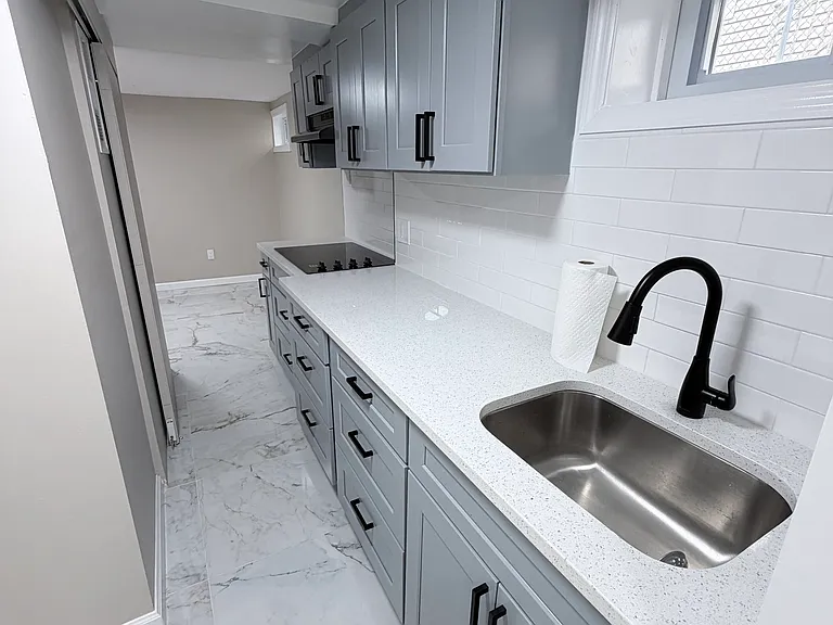 11 John Ave — Photo 7